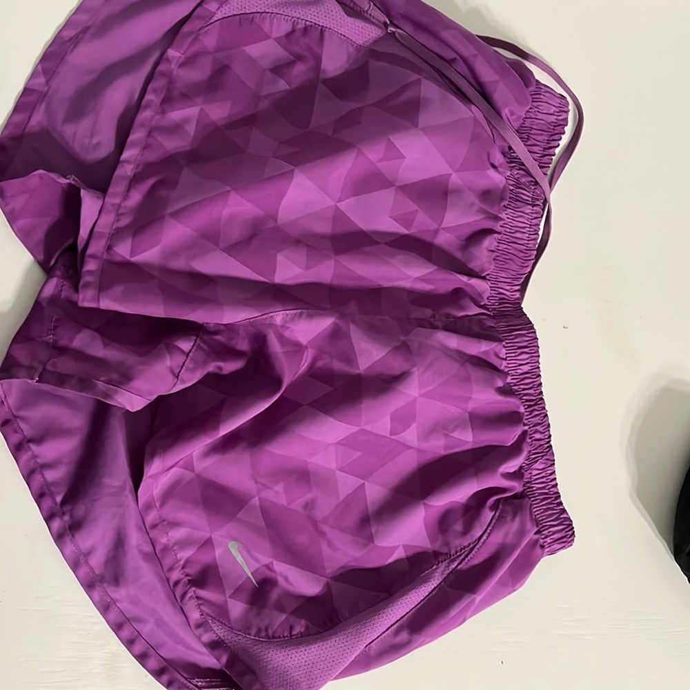 NIKE SHORTS